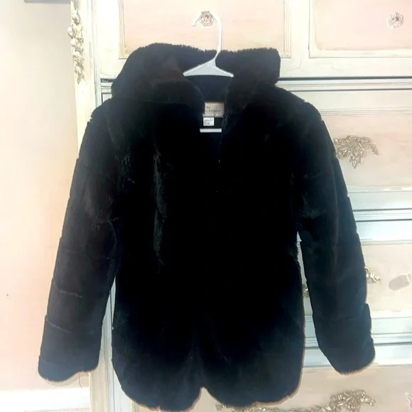 Gorgeous 🖤 American Widgeon, Black Faux Fur Coat size 14 Girls Like New